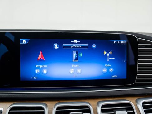 Certified 2025 Mercedes-Benz GLS 450 4MATIC image 30