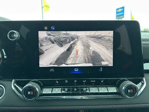 Used 2024 Chevrolet Colorado Z71 w/ Z71 Convenience Package 2 image 46