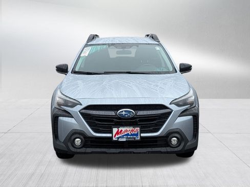 Used 2023 Subaru Outback Premium AWD/4WD image 2