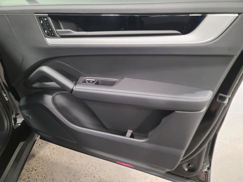 New 2026 Porsche Cayenne image 28