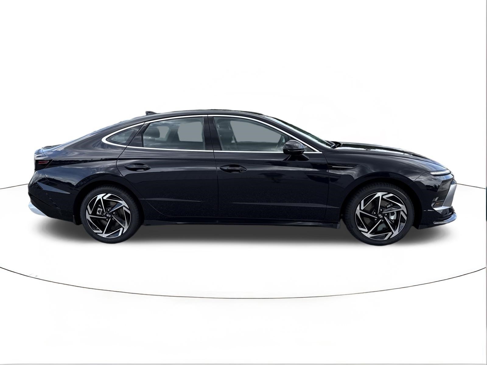 New 2026 Hyundai Sonata SEL FWD image 2