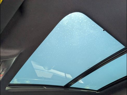 Used 2023 Volkswagen Atlas Cross Sport SE w/ Panoramic Sunroof Package FWD image 8