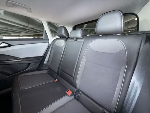 Certified 2023 Volkswagen Taos SE FWD image 22