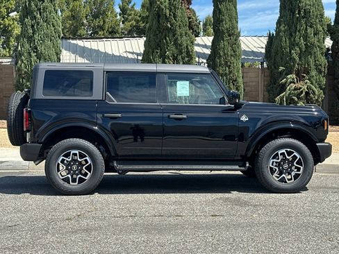 New 2026 Ford Bronco Outer Banks AWD/4WD image 3