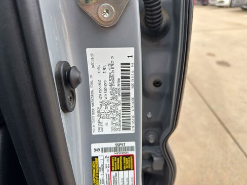 Used 2021 Toyota Tacoma TRD Sport w/ Technology Package RWD image 29