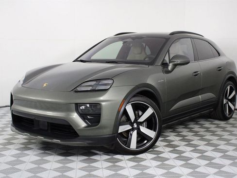 Used 2025 Porsche Macan 4 Electric image 33