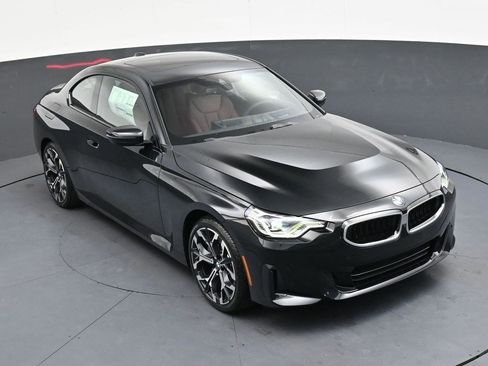 Used 2025 BMW 230i xDrive Coupe w/ Premium Package image 16