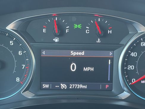 Used 2023 Chevrolet Traverse LT FWD image 23