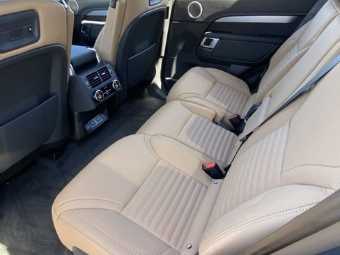 New 2025 Land Rover Discovery Dynamic SE AWD/4WD image 16