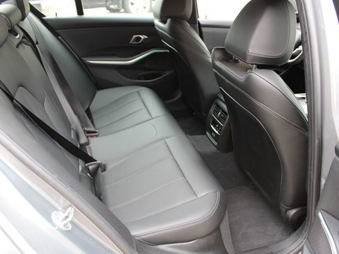 Used 2025 BMW 330i Sedan image 18