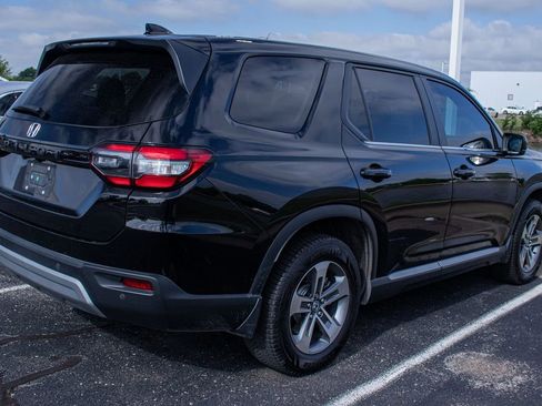 Used 2024 Honda Pilot EX-L image 4