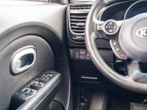 Used 2018 Kia Soul image 23