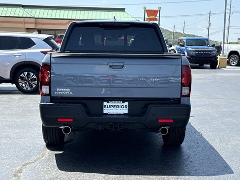 Used 2025 Honda Ridgeline Black Edition image 4