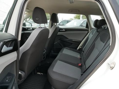 Certified 2024 Volkswagen Taos S AWD/4WD image 17