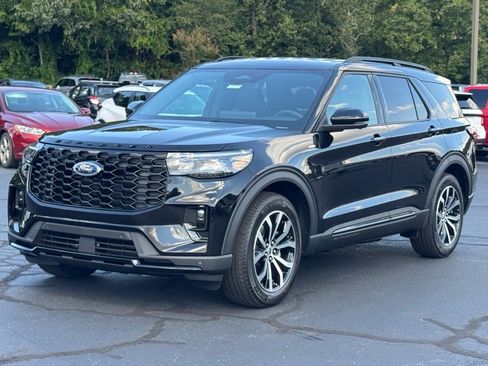 New 2025 Ford Explorer ST-Line w/ Premium Package image 2