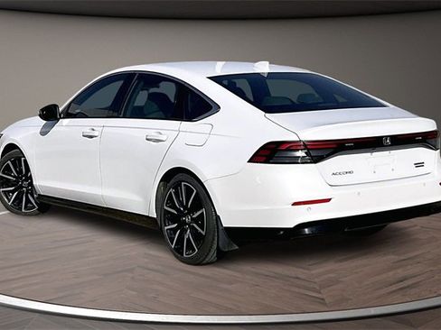 Used 2023 Honda Accord Touring image 11