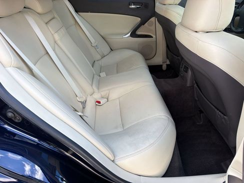Used 2009 Lexus IS 250 w/ Preferred Accessory Pkg RWD image 29