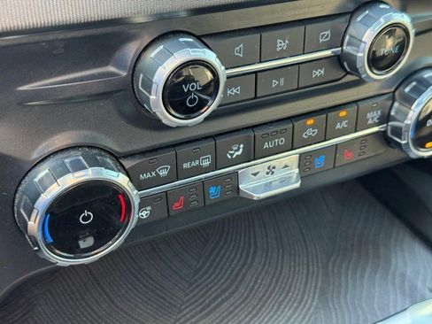 Used 2023 Ford F350 Platinum image 25