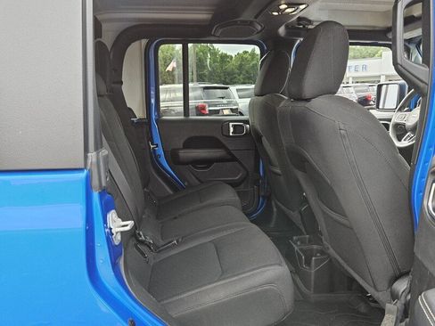 Used 2023 Jeep Gladiator Overland image 13