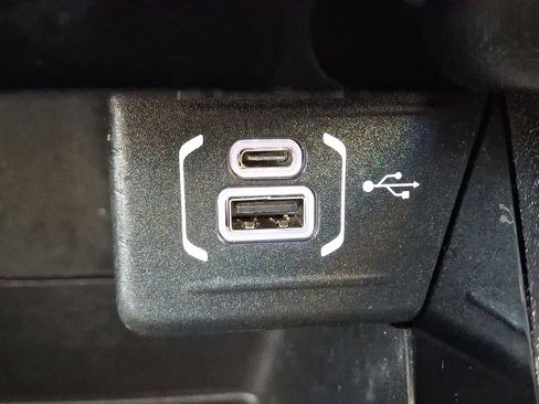 Certified 2022 Jeep Compass Limited w/ Sun and Sound Group image 24