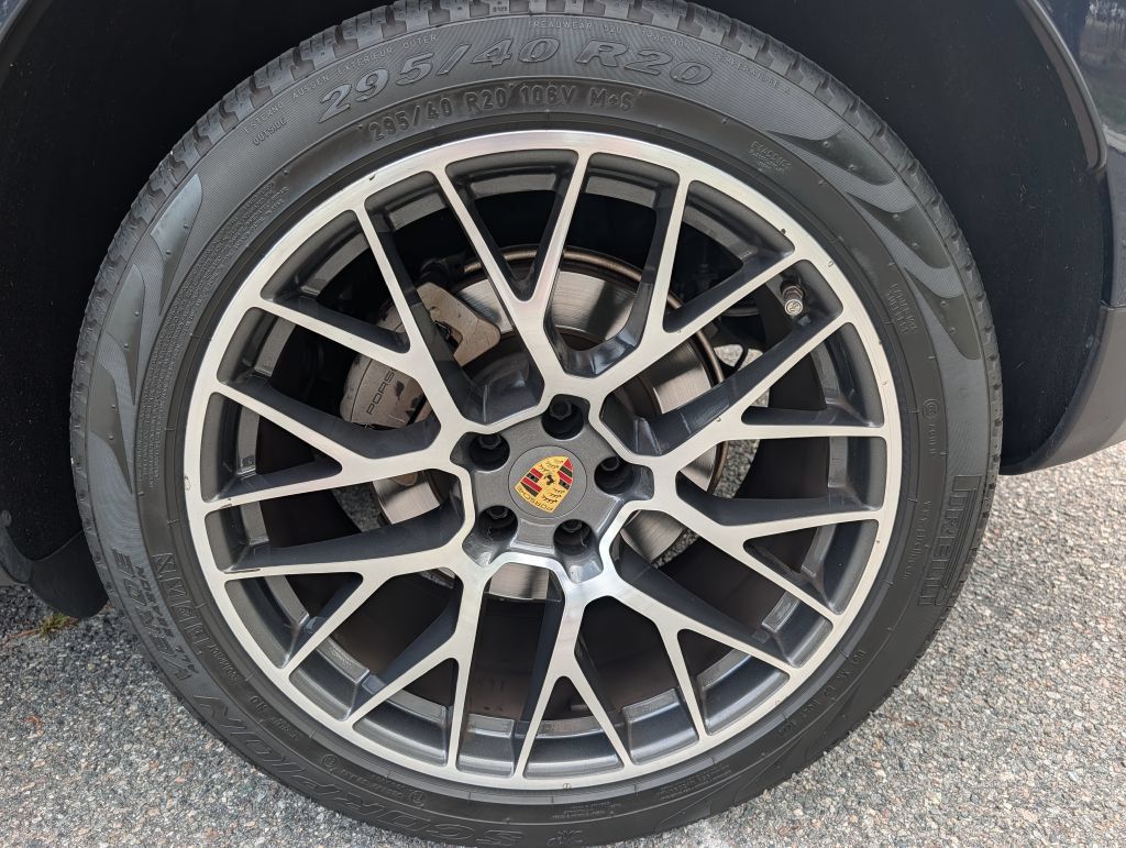 Used 2018 Porsche Macan S AWD/4WD image 12