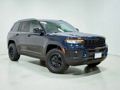 Used 2022 Jeep Grand Cherokee Trailhawk AWD/4WD image 4