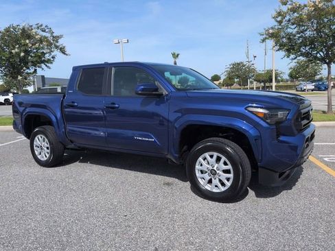 Certified 2024 Toyota Tacoma SR5 AWD/4WD image 2