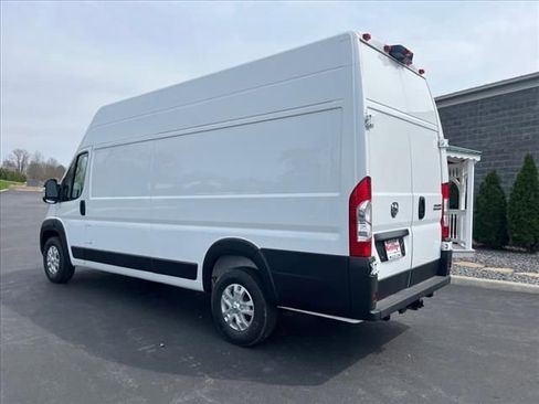 Used 2024 RAM ProMaster 3500 w/ Quick Order Package 22G SLT FWD image 3