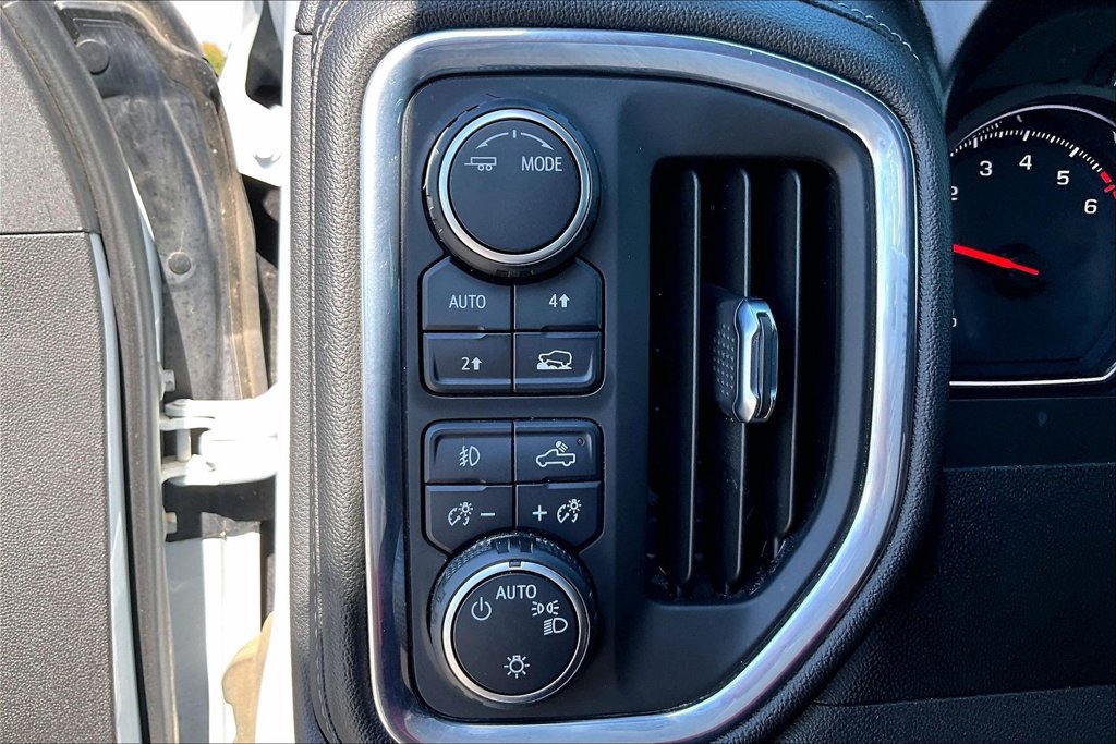 Used 2021 Chevrolet Silverado 1500 RST AWD/4WD image 32