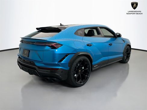 Used 2024 Lamborghini Urus Performante AWD/4WD image 7