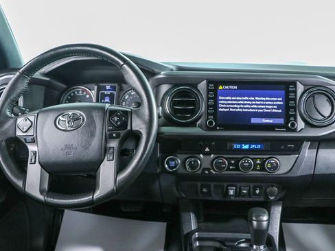 Used 2023 Toyota Tacoma TRD Sport AWD/4WD image 17