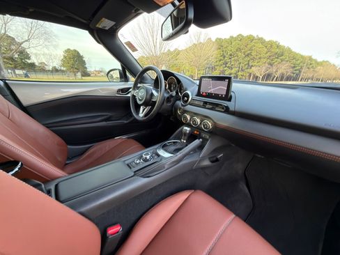 Used 2023 MAZDA MX-5 Miata Grand Touring w/ Weather Package image 13