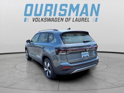 New 2025 Volkswagen Taos SE image 5