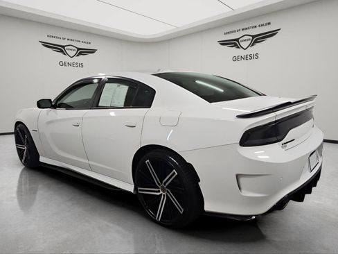 Used 2022 Dodge Charger R/T w/ Blacktop Package RWD image 3