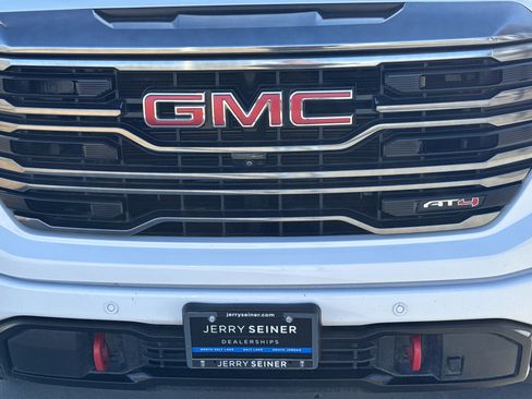 Used 2023 GMC Sierra 1500 AT4 w/ Technology Package image 9