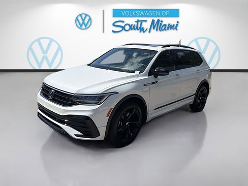 Certified 2023 Volkswagen Tiguan SE R-Line FWD image 3