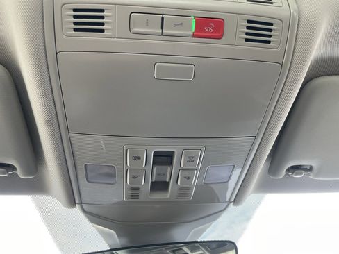 Used 2024 Volkswagen Jetta SE image 18