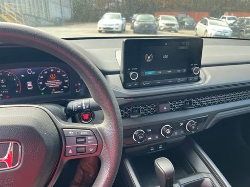 Used 2025 Honda Accord LX image 20