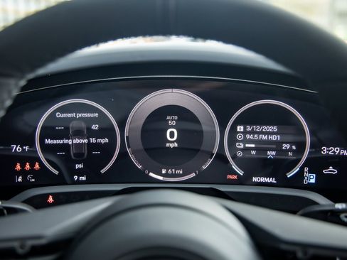 Used 2025 Porsche Taycan 4 Cross Turismo image 24