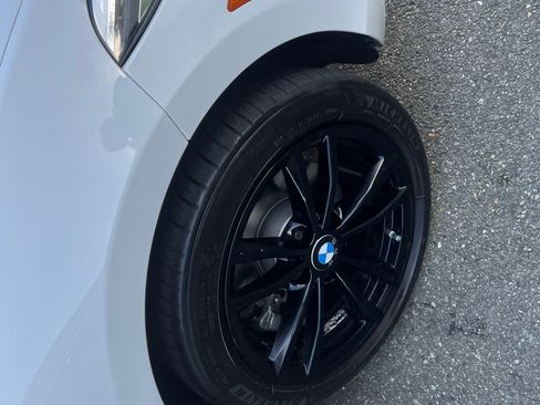 Used 2019 BMW 230i Coupe w/ Convenience Package RWD image 11