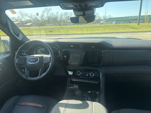 Used 2024 GMC Sierra 1500 AT4 w/ Technology Package image 8