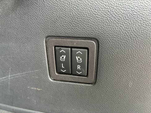 Used 2020 Chevrolet Traverse High Country FWD image 14