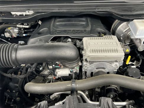 Used 2023 RAM 1500 Limited w/ Body Color Bumper Group image 26