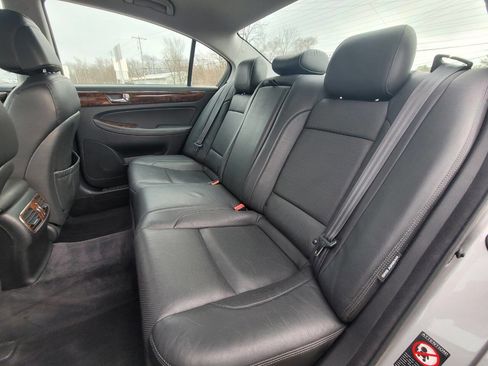 Used 2011 Hyundai Genesis 3.8 image 10