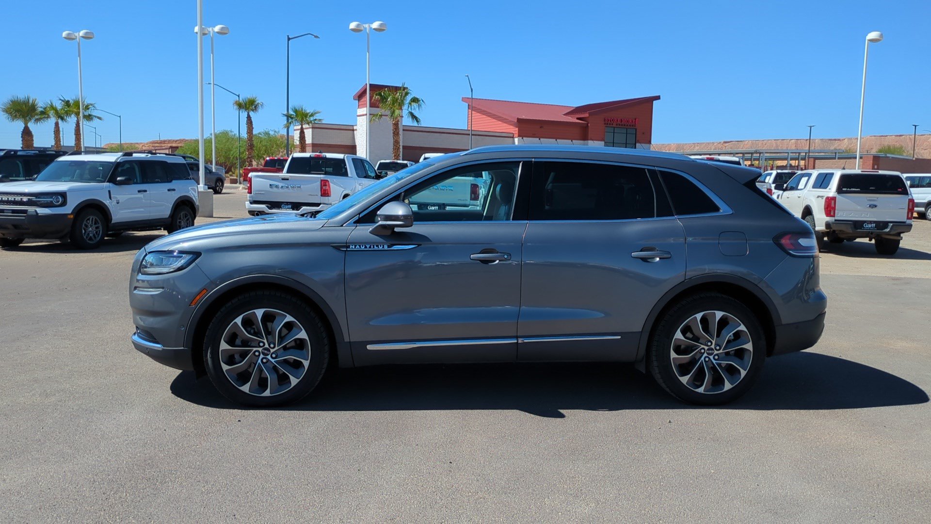 Used 2023 Lincoln Nautilus Reserve w/ Equipment Group 201A AWD/4WD image 6