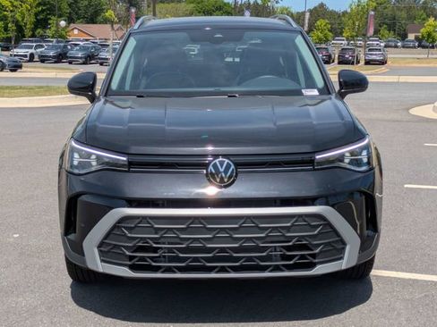 New 2026 Volkswagen Taos SE FWD image 9