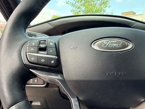 Used 2020 Ford Explorer Platinum w/ Premium Technology Package AWD/4WD image 40