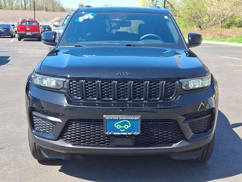 Used 2023 Jeep Grand Cherokee Altitude AWD/4WD image 29