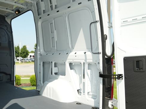 New 2025 Mercedes-Benz Sprinter 2500 image 30