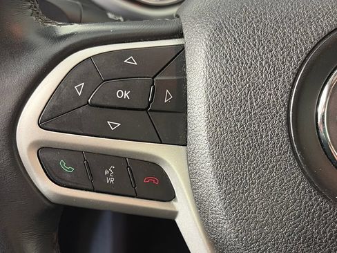 Used 2017 Jeep Cherokee Trailhawk w/ Trailer Tow Group AWD/4WD image 17